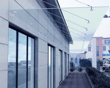 фото Стеклянный козырек