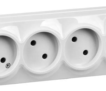 Фото №0 Розетка 4-м ОП GLORY РС24-2-ХБ 10А без заземл. бел. IEK ERH40-K01-10