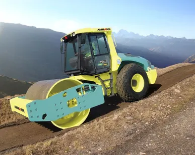 фото Аренда Вибрационного Грунтового  Катка 15 тонн Ammаnn ASC 150D