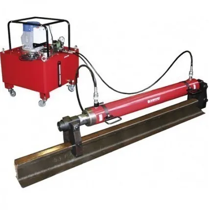 Фото №0 Установка для перемещения тяжеловесного оборудования по рельсам УГ10-2