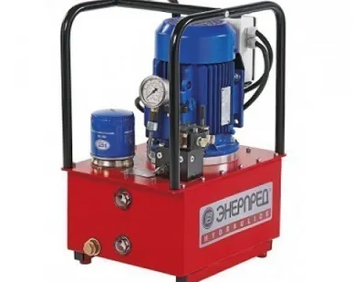 фото Насосная станция с электроприводом, с ручным распределителем НЭР-0,8И40Ф1