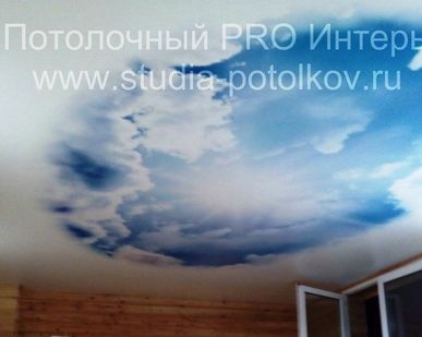 фото Натяжной потолок небо и облака