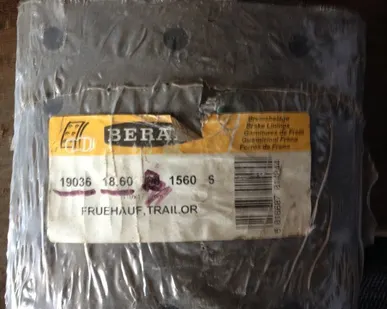 фото Накладки тормозные Beral 1560 19036 15834823 комплект на 1ось (8шт).