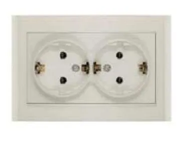 фото Розетка 2-м СП Бриллиант с заземл. сл. кость UNIVersal 7948752