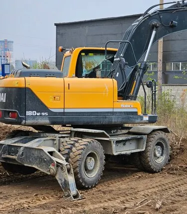 Фото №0 аренда колесного экскаватора