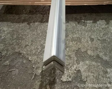 фото Уголок г/н 50х50х4 мм ст 3 ГОСТ 19771-93