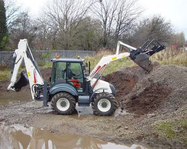 фото Экскаватор-погрузчик TEREX 970 Экскаватор погрузчик новый в наличии