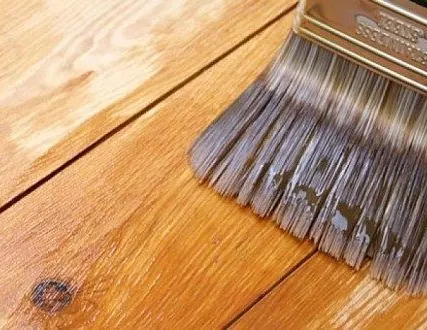 Фото №0 Обработка днища бытовки антисептиком