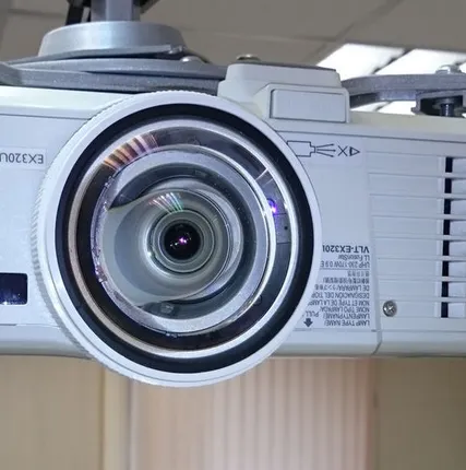 Фото №0 Проектор Mitsubishi EX320U-ST