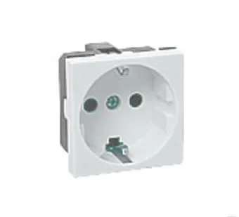 фото Розетка с заземляющими контактами и шторками LK45