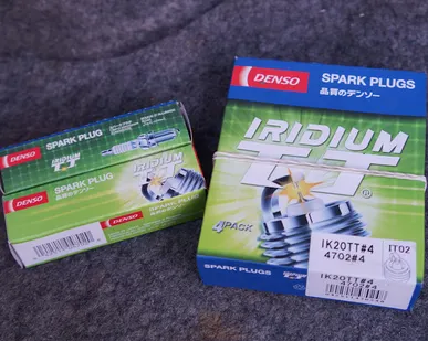 фото Свечи зажигания Denso Iridium IT20TT / IT14 /4714