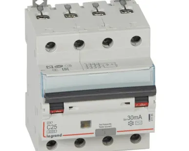 фото Выключатель автоматический дифференциального тока 4п C 25А 30мА тип AC 6кА DX3 4мод. Leg 411188
