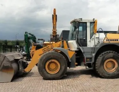 фото Китайский фронтальный погрузчик HITACHI ZW 180