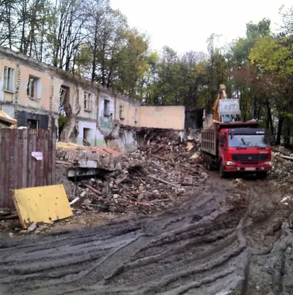Фото №0 Бой кирпича