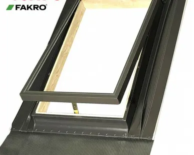 фото FAKRO окно-люк выхода (стеклопакет) WGI 46х75см