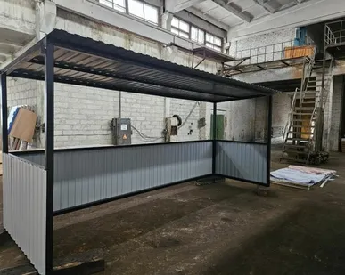 фото Модульная остановка крытого типа из профилированного листа
