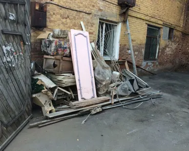 фото Услуги вывоза старой мебели