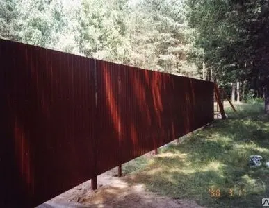 фото Заборы из профнастила