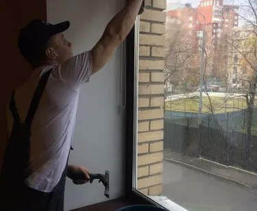 фото Уборка территорий от листьев