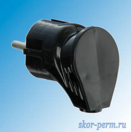 Фото №1 Вилка евро угловая 16А черная