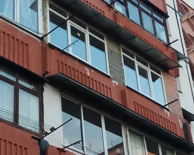 фото Козырьки на окна и балконы