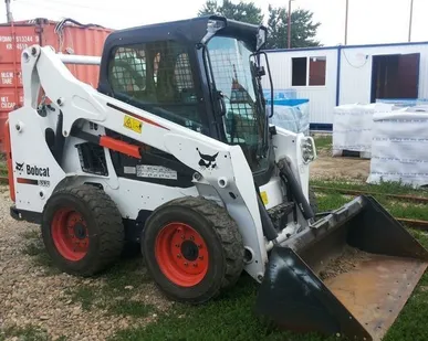 фото Мини погрузчик б/у Bobcat S530 (2014 г.в. в хорошем, рабочем состоянии)
