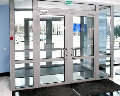 фото Пластиковые двери