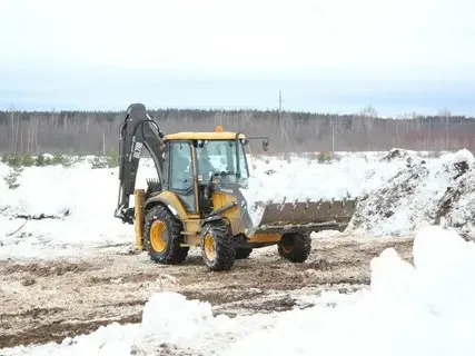Фото №0 Аренда трактора экскаватора погрузчика, уборка и чистка снега в Гжели