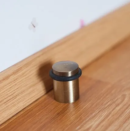 Фото №0 Установка ограничителей на двери