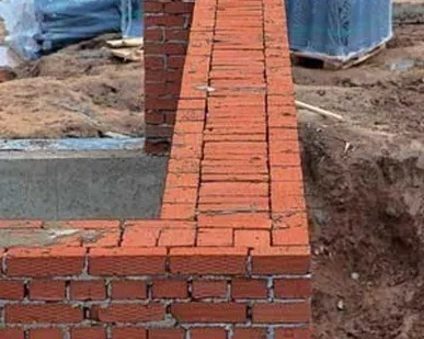 фото Черновая кладка из кирпича внутренняя стена 380 мм