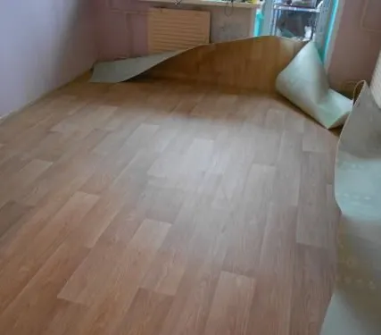 Фото №0 Укладка бытового линолеума