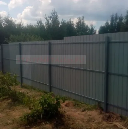 Фото №0 Забор для дома из профлиста 2,5 м.