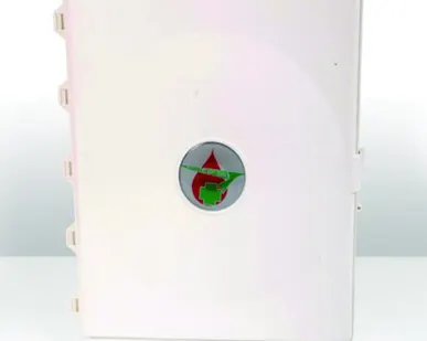 фото Аптечка первой помощи в пластиковом шкафу