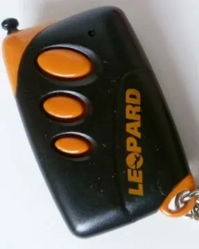 Фото №0 Брелок Leopard LR-433 (оранжевые кнопки).