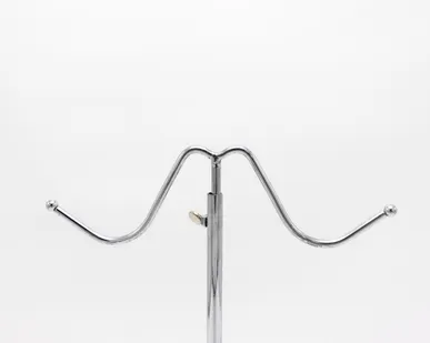 фото Вешало настольное для сумок, вращающееся, с двумя крючками