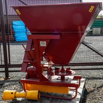 Фото №0 Пескоразбрасыватель навесной А–116-01 (механика) для тракторов МТЗ 8-серии и минитракторов