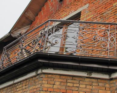 фото Балкон. Кованое ограждение