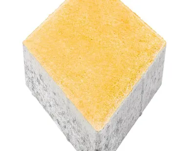 фото Тротуарная плитка Берит Ромб Желтая 200х200х80 на белом цементе