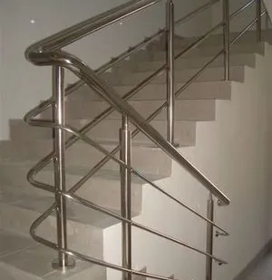 фото Перила из нержавейки с регилями