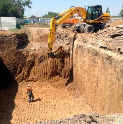 Фото №0 Копка котлована, разработка котлованов.