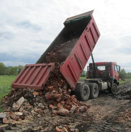 Фото №0 Бой красного кирпича