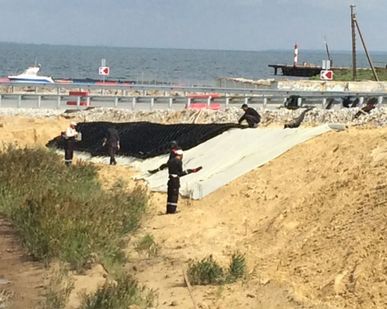 фото Укрепление откосов: георешёткой, геоматом, геосеткой.