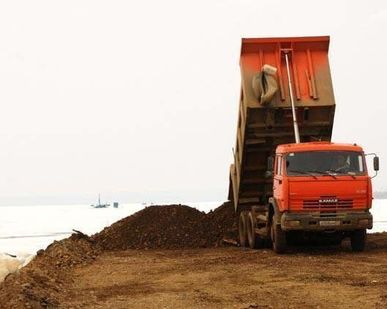 фото Вывоз грунта своими самосвалами 10 м3; 20 м3; 25 м3;