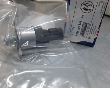 фото Датчик давления топлива Bosch 0928400844