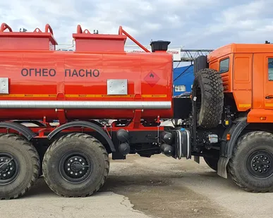 фото Автотопливозаправщик АТЗ-12 (мод. 4671) на шасси КамАЗ-43118 (6х6)