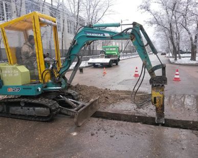 фото Услуги мини-экскаватора с гидромолотом