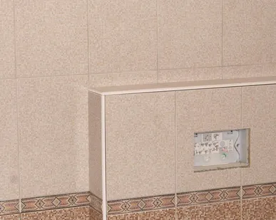 фото Обработка углов помещений уголками, раскладками