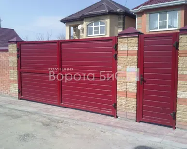 фото Автоматические гаражные ворота ALUTECH рулонного типа