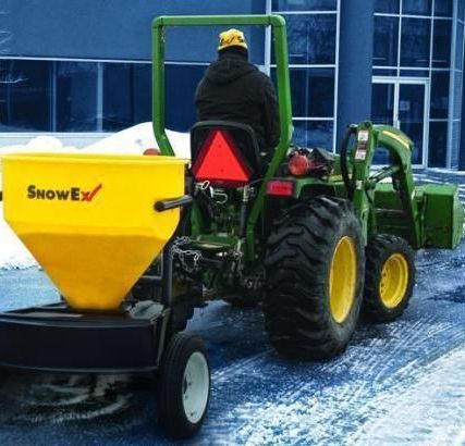 Фото №0 Прицепной пескоразбрасыватель SnowEx