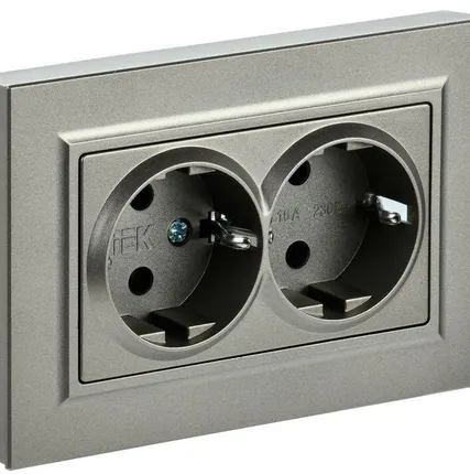 Фото №0 Розетка 2-м СП BRITE РСш12-3-БрШ 16А в сборе с заземл. защ. шторки шампань IEK BR-R24-16-K37-F